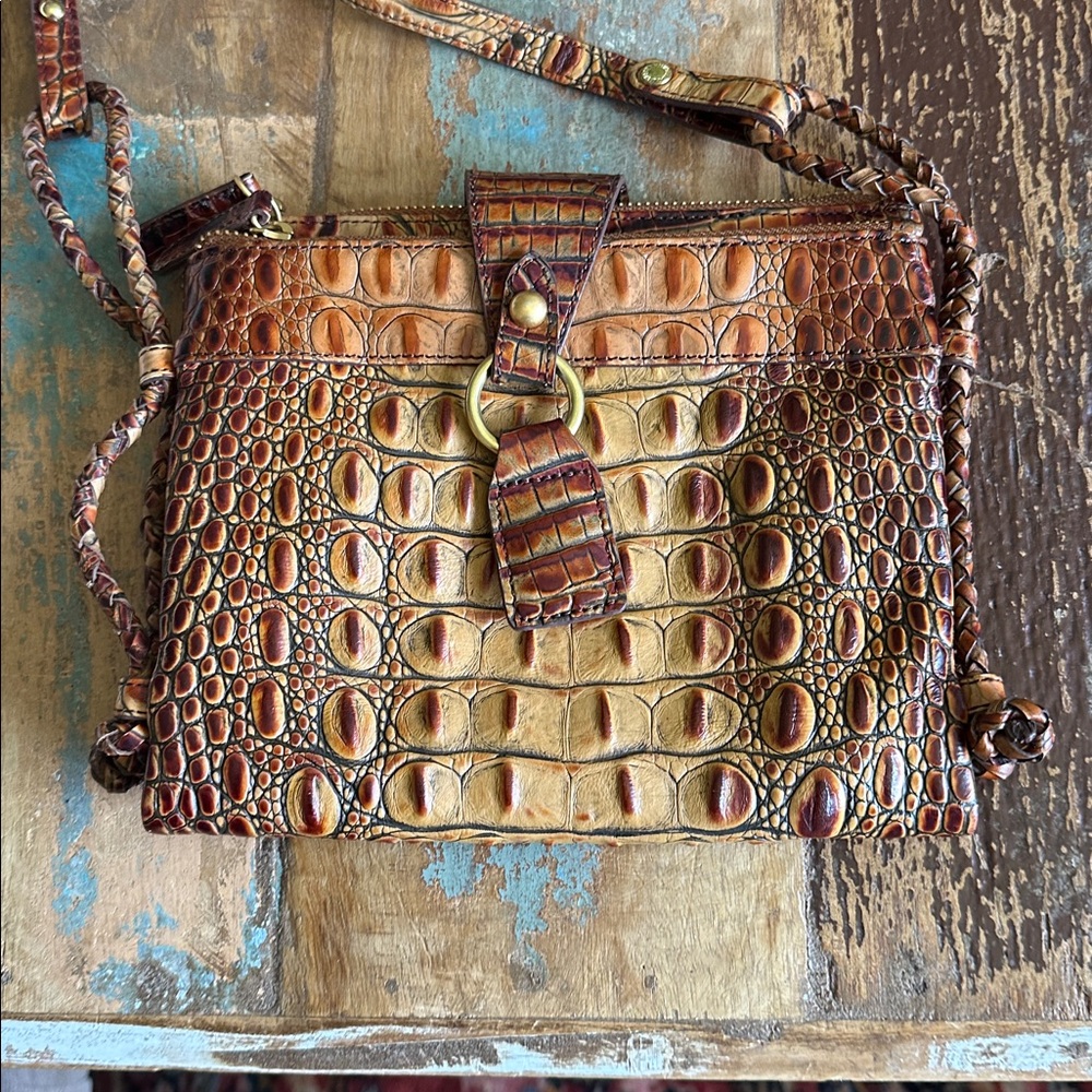 BRAHMIN purse. NEVER USED. Adjustable Leather and brass.